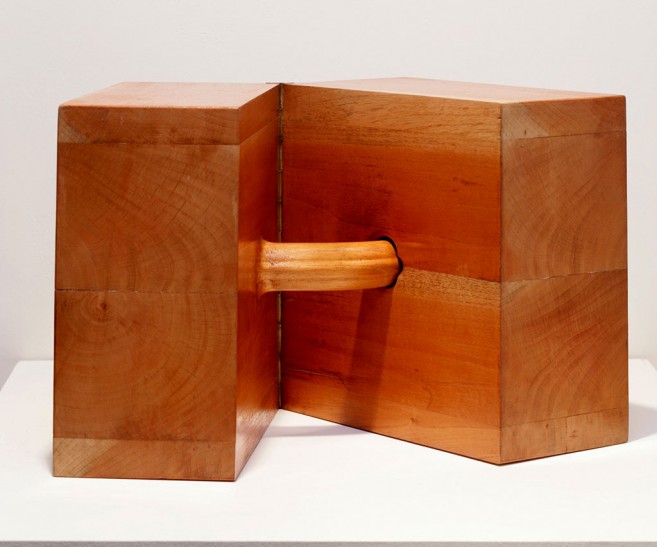 In love (after Brancusi), 2004-2007 / Wood and hinge / 25 x 25 x 25 cm