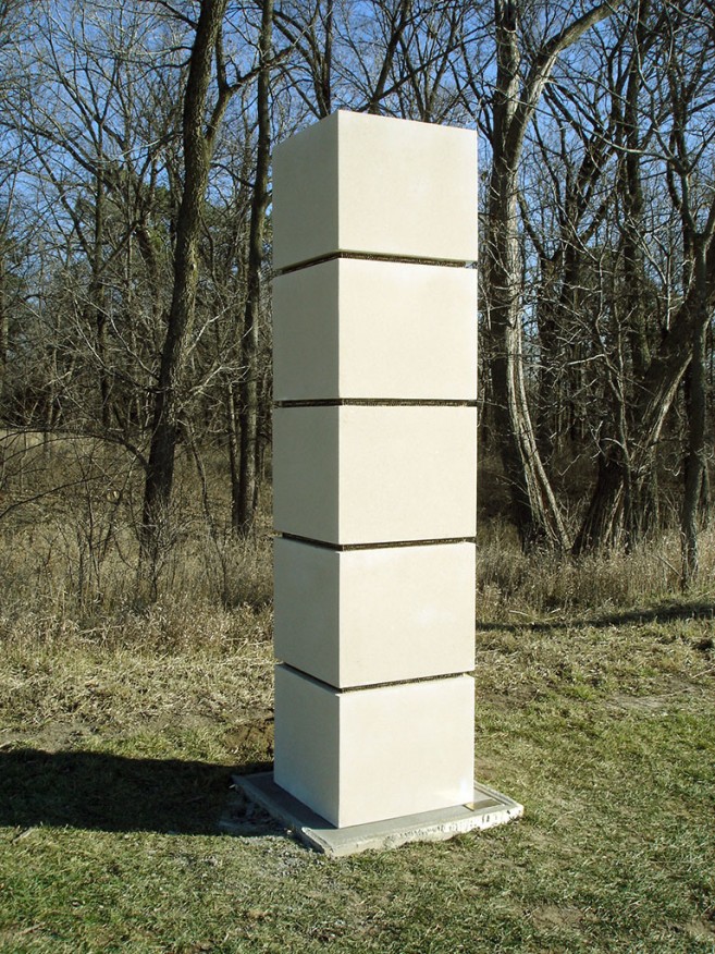 Stress, 2004 / Concreto y bronce fundido / 250 x 60 x 60 cm / Lincoln, Nebraska, USA