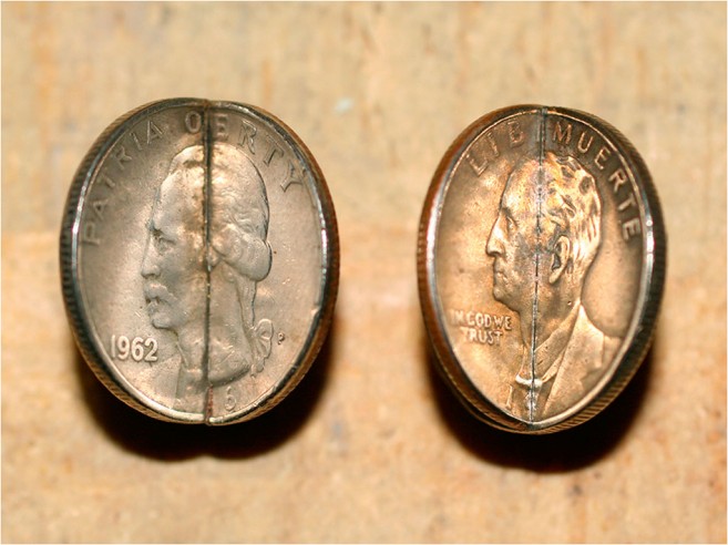 Bilingual money, 2002 / Coin assemblage / 2,5 cm diam. each one