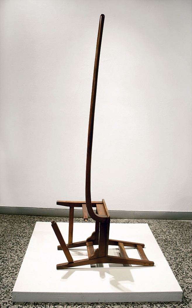 Erection, 2002-2008 / Wood / 210 x 105 x 52 cm