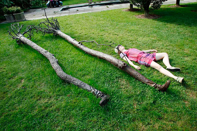 Migrant, 2010-2013 / Bronce / Dimensiones variables / LongHouse Reserve, East Hamptons, NY, USA