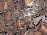 Inmanencia, 2015 (detalle) / Bisagras, puertas de madera y  metal / 305 x 457 x 457 cm ( Dimensiones variables )