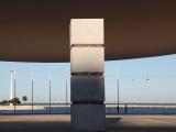 Stress (monumental), 2004 / Concrete and cast bronze / 860 x 200 x 200 cm
