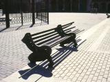 Parque prohibido, 1999 / Aluminio fundido, madera y cobre / 100 x 300 x 120 cm